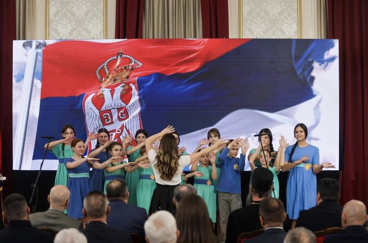 СВЕЧАНИ ПРИЈЕМ У ДОМУ ВОЈСКЕ ПОВОДОМ ДАНА РЕПУБЛИКЕ СРПСКЕ И ПРОГЛАШЕЊЕ ПРВОГ УСТАВА – „ЖИВЈЕЋЕ ОГЊИШТЕ“